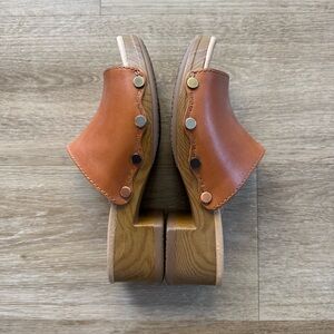 Dansko Giana Mules Sandals
SZ 39 Brown Leather